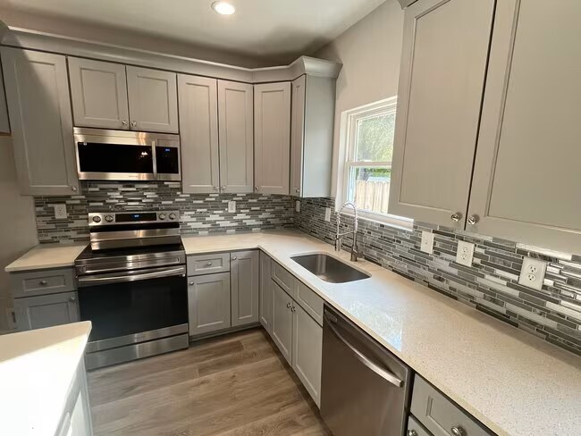 Photo - 1040 McLain Rd