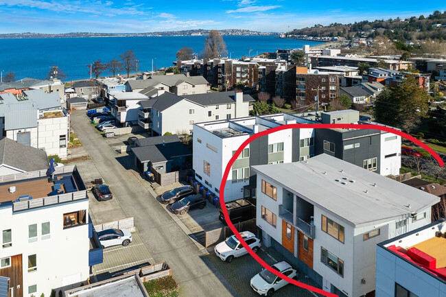 Photo - 3066 63rd Ave SW Unidad ID1051271P