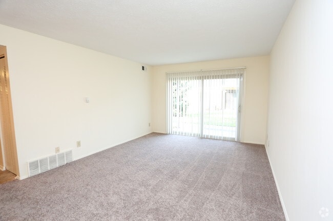 2BR, 1BA - 860 SF - Living Room