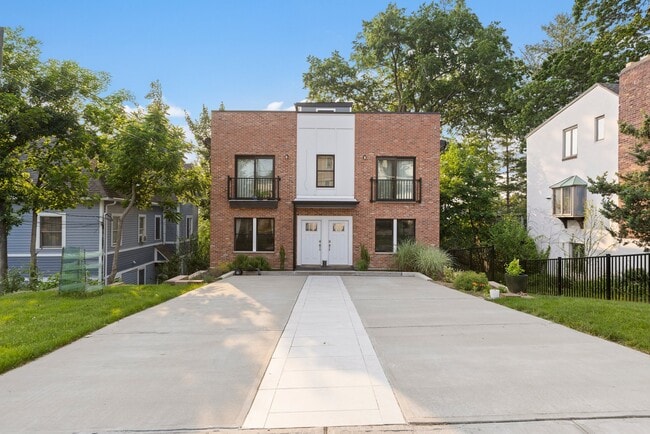 Photo - 571 Hillside St Apartments Unit 1