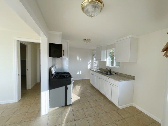 Photo - 115 Capistrano Ln Unit E