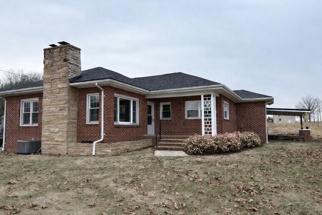 Building Photo - 21335 Green Spring Rd