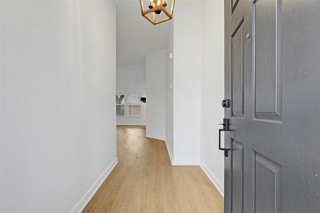 Photo - 2414 Cres Hollow Ct