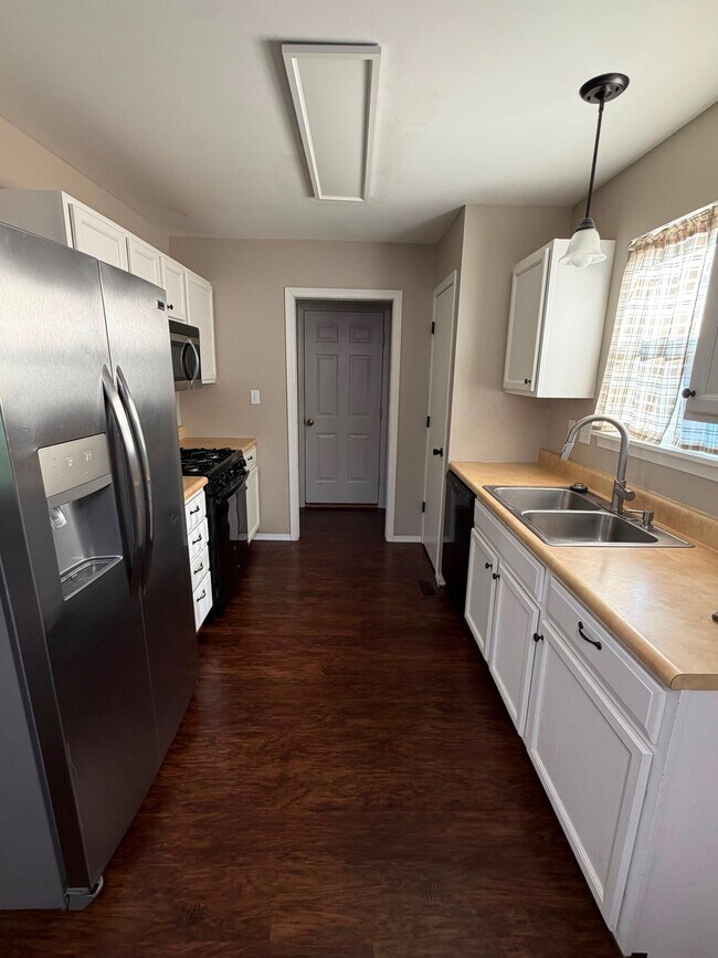Photo - 2048 Peine Forest Dr