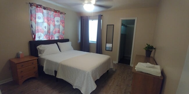Upstairs Master BR 1 - 1327 Airport Dr Townhome