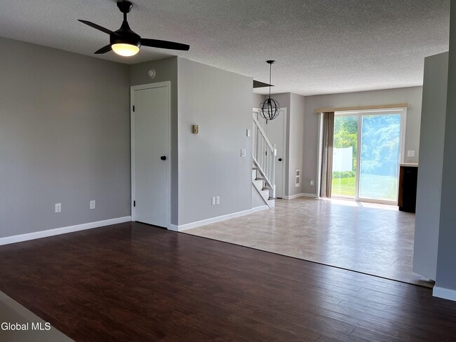 Photo - 24 Reservoir Rd