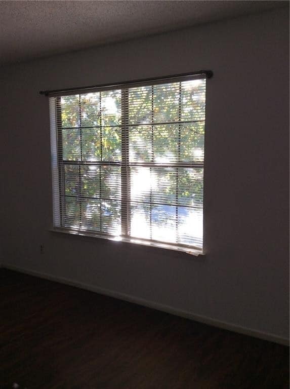 Photo - 852 W Collins St