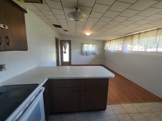 7405 E Comanche Ave