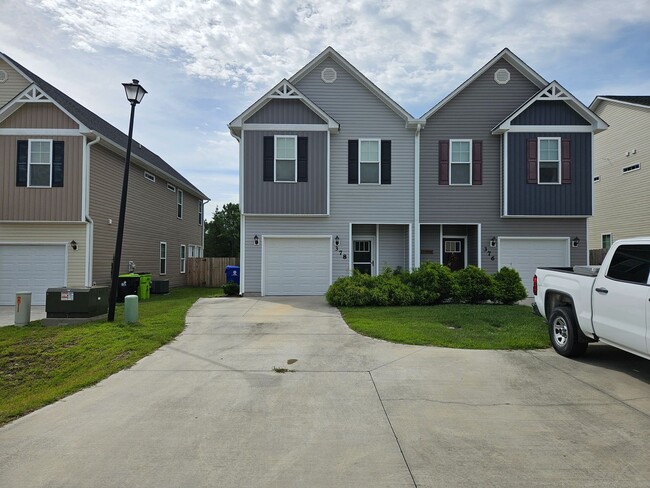 3 Bedroom/2.5 Bath - Holly Ridge - The Lan... - 3 Bedroom/2.5 Bath - Holly Ridge - The Lan... Townhome