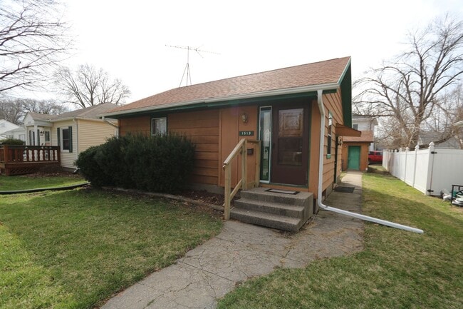 Building Photo - 1513 S 8th St