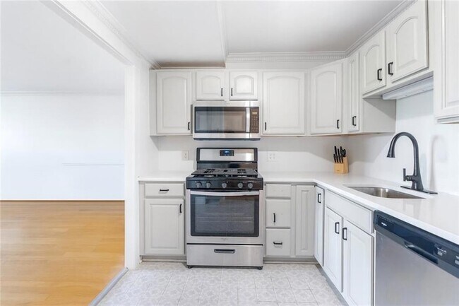 Photo - 2965 Pharr Ct S Northwest Unit 817