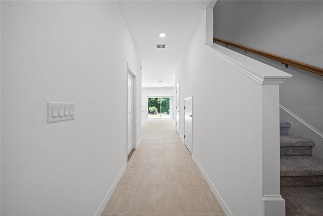 Photo - 2085 Hallier Cv