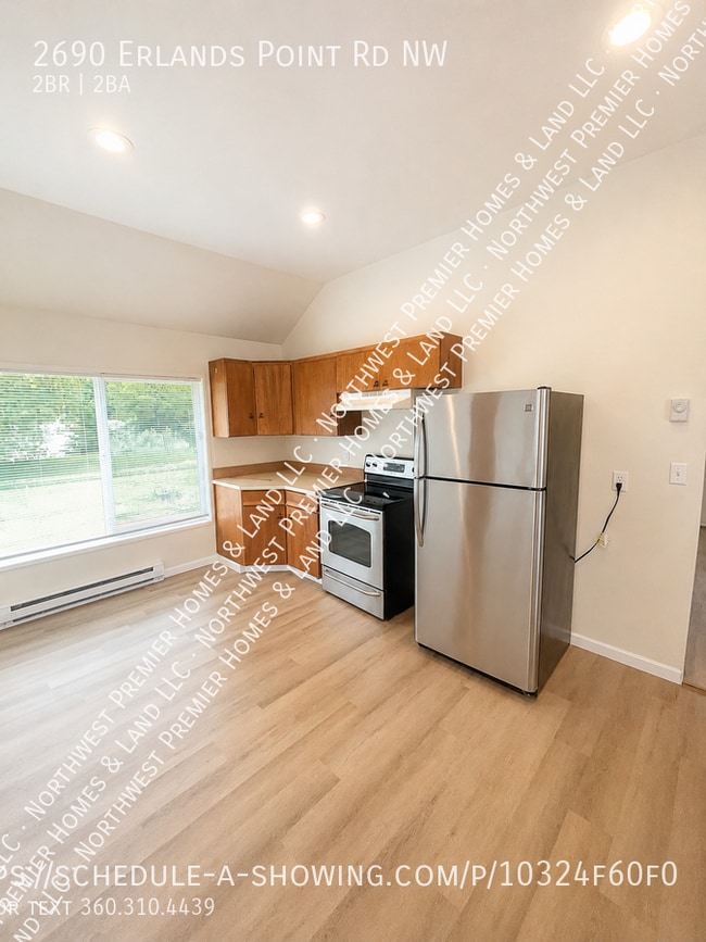 Photo - 2690 Erlands Point Rd NW