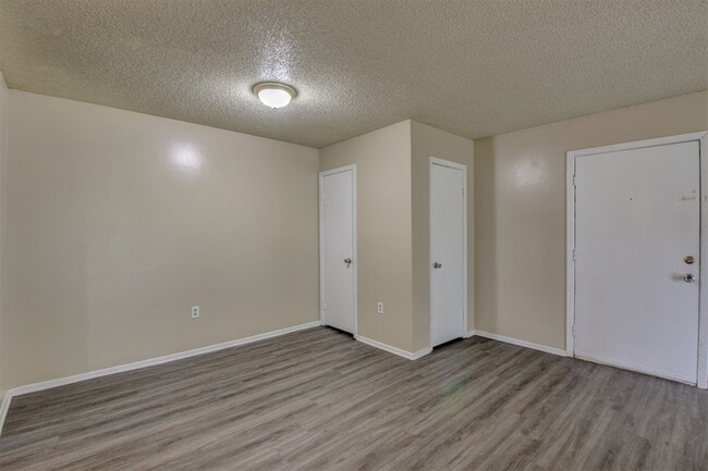 Westbridge Apartments