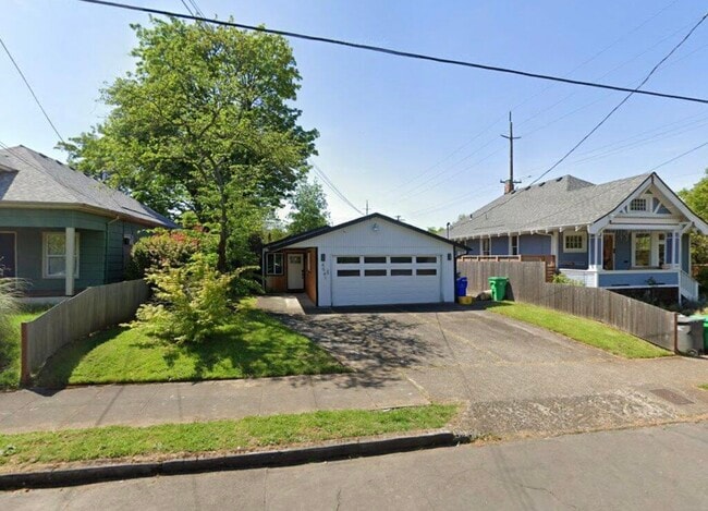 Building Photo - 4541 NE 19th Ave