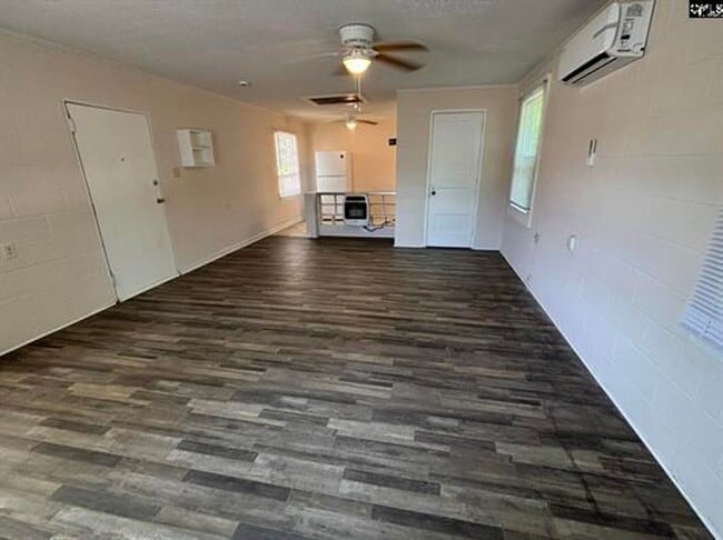 Photo - 610 Poplar St
