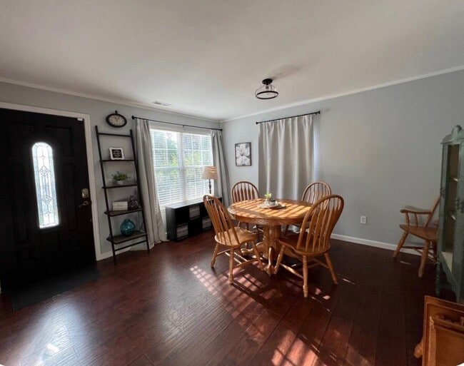 Photo - 608 Elm Ave