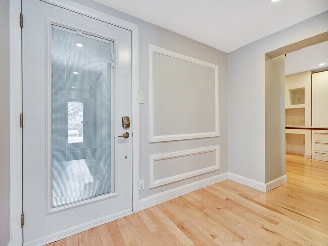 Photo - 135 Hinchey Av Unit 1