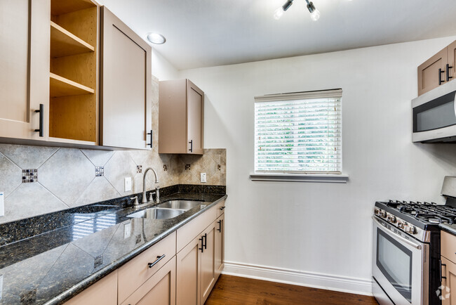 Kitchen - 5612 Grover Ave Rental