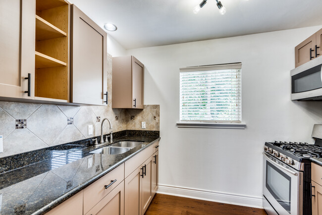 Kitchen - 5612 Grover Ave Apartments