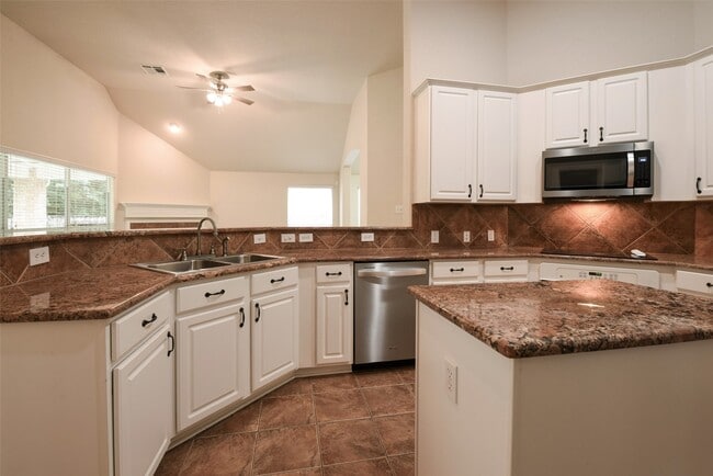 Photo - 22 E Hobbit Glen Dr