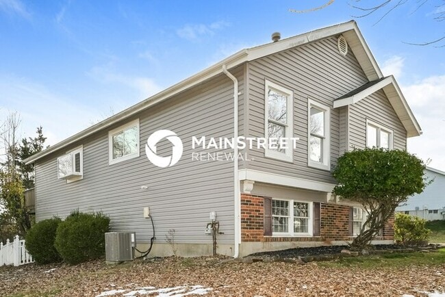 Photo - 4 Bedroom Pet-Friendly Home in BALLWIN, MO with Main Street Renewal