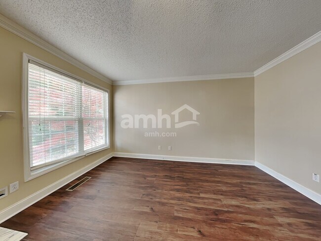 Photo - 425 Craver Pointe Dr