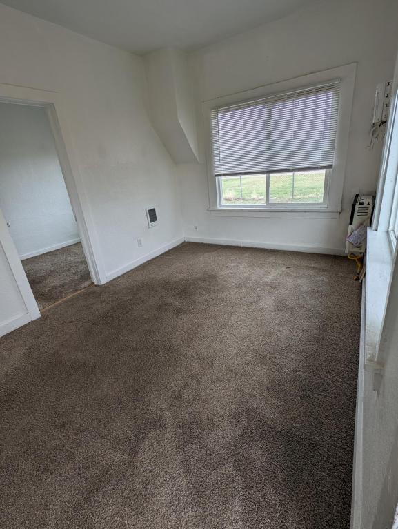 Photo - 404-406 Kochia