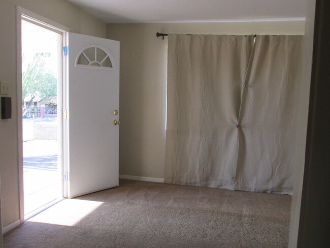 Photo - 420 W Rocalla Ave