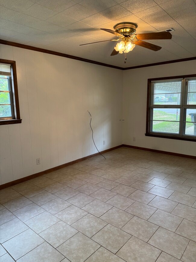 Photo - 114 Fairview Ln