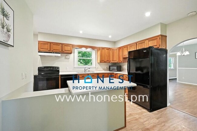 Photo - 8 Boucher Ave