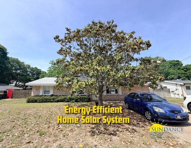 Building Photo - Spacious 4BR Home in Fort Walton Beach with Solar Panels!