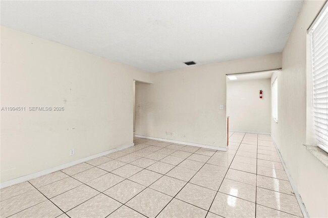 Photo - 6121 SW 40th Ct Unit A
