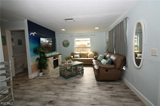 Photo - 206 Cape Coral Pkwy W