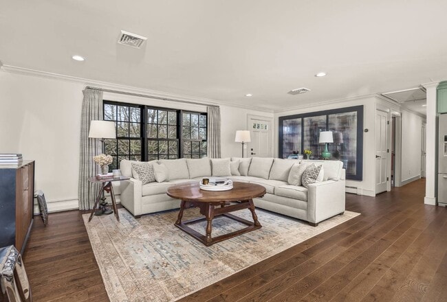 Photo - 1487 Hollow Rd