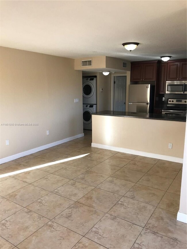 Building Photo - 6206 SW 131st Pl Unit 201 Rental
