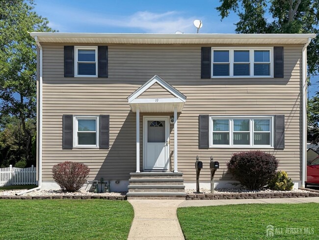 Building Photo - 19 Van Buren Ave