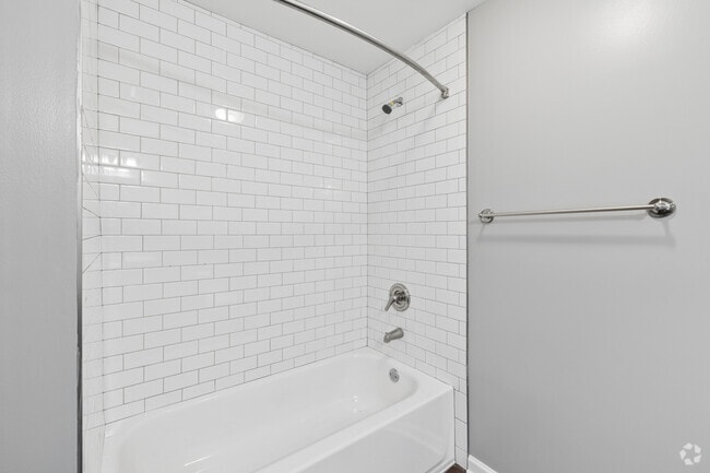 Finch 1BR, 1BA - 493SF - Bathroom