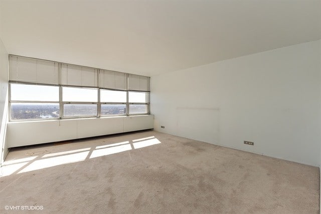 Large Bedroom - 1700 E 56th St Unit 1305