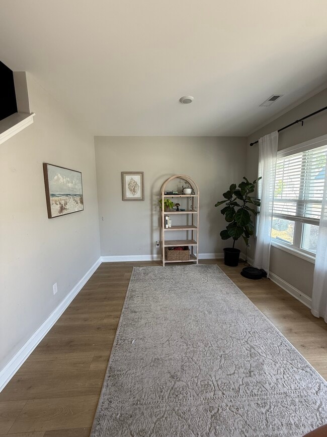 Photo - 1421 Branch Row