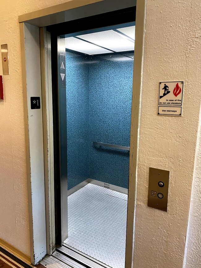 Photo - 839 W Sheridan Rd Unidad 215