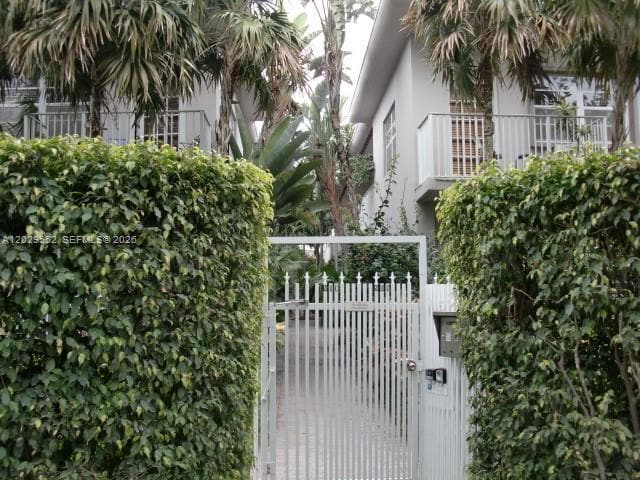 Photo - 911 Meridian Ave Unidad 206