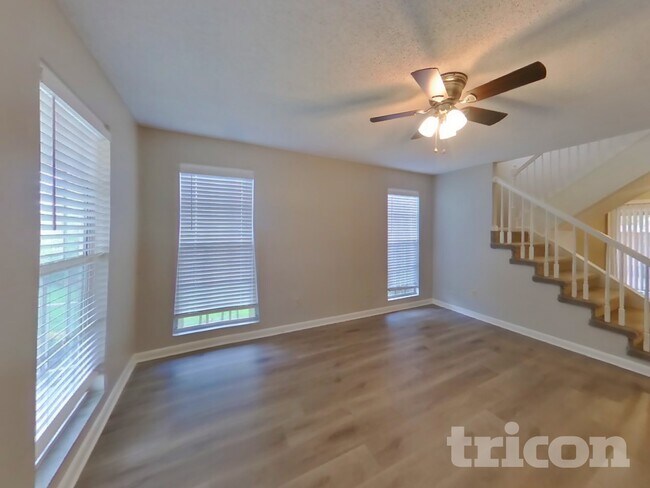 Photo - 11011 Greenaire Dr