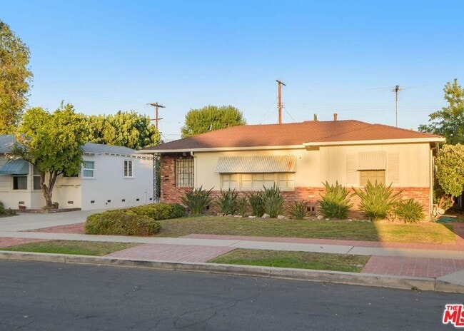 Photo - 5320 Bevis Ave