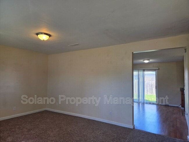 Photo - 232 Elwood St