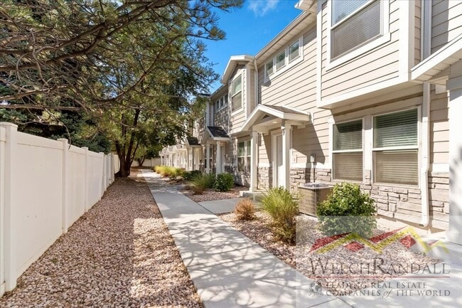 Building Photo - Shady Brook Townhomes Unit #9