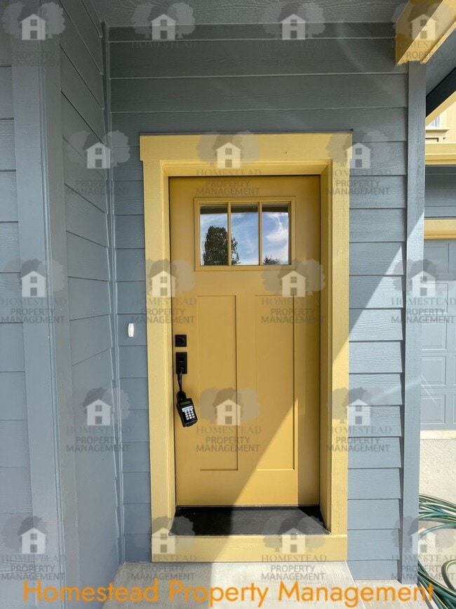 Photo - 186-188 SE Lacreole Dr