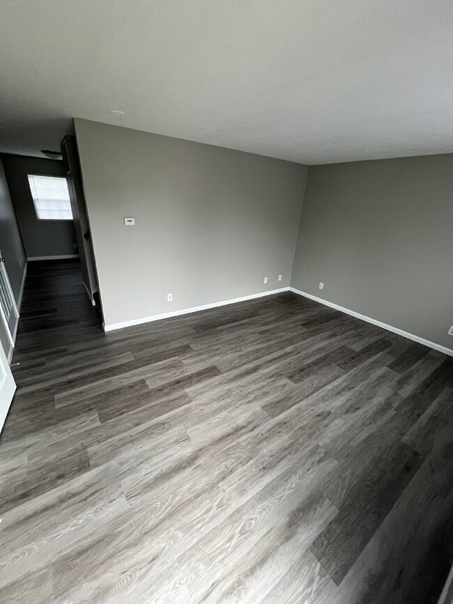 307 Onyx Dr
