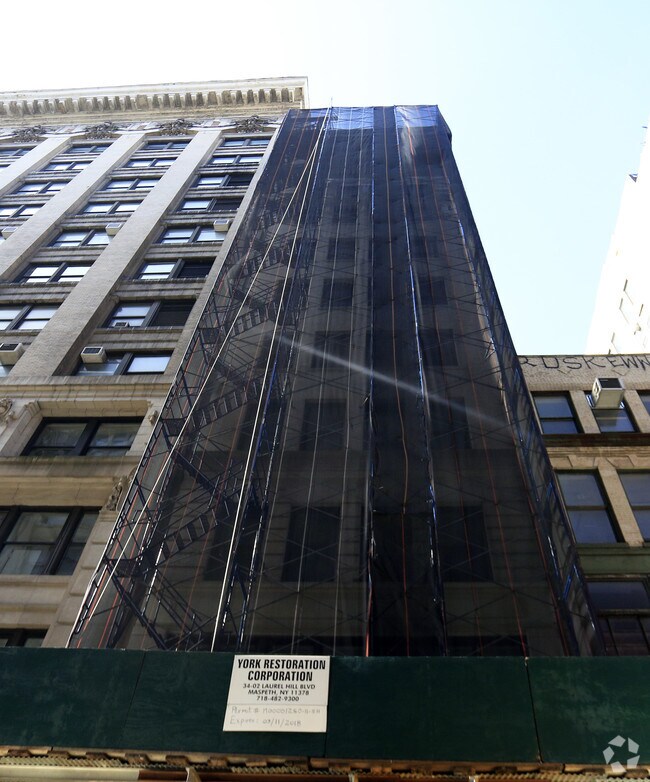 Photo - 34 W 17th St