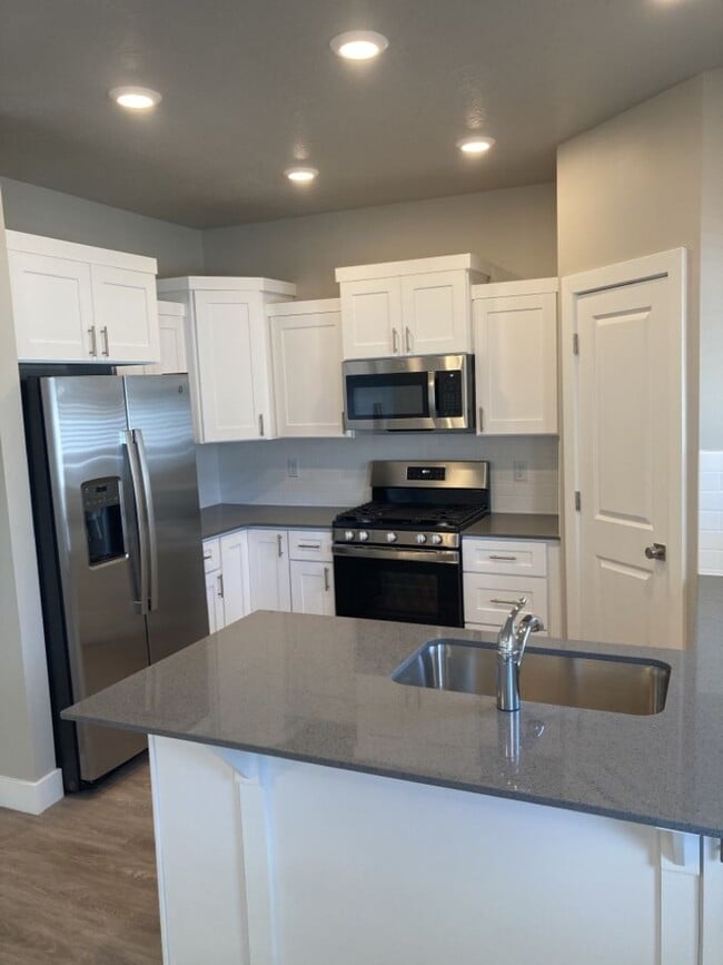 Photo - 3 bed 2.5 bath - Newer Construction